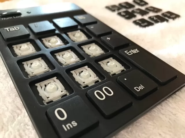 キー取り外しアップ