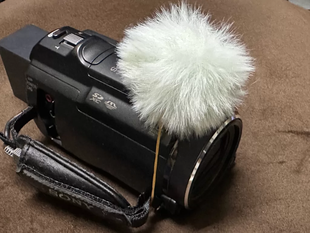 カメラにファー取り付け