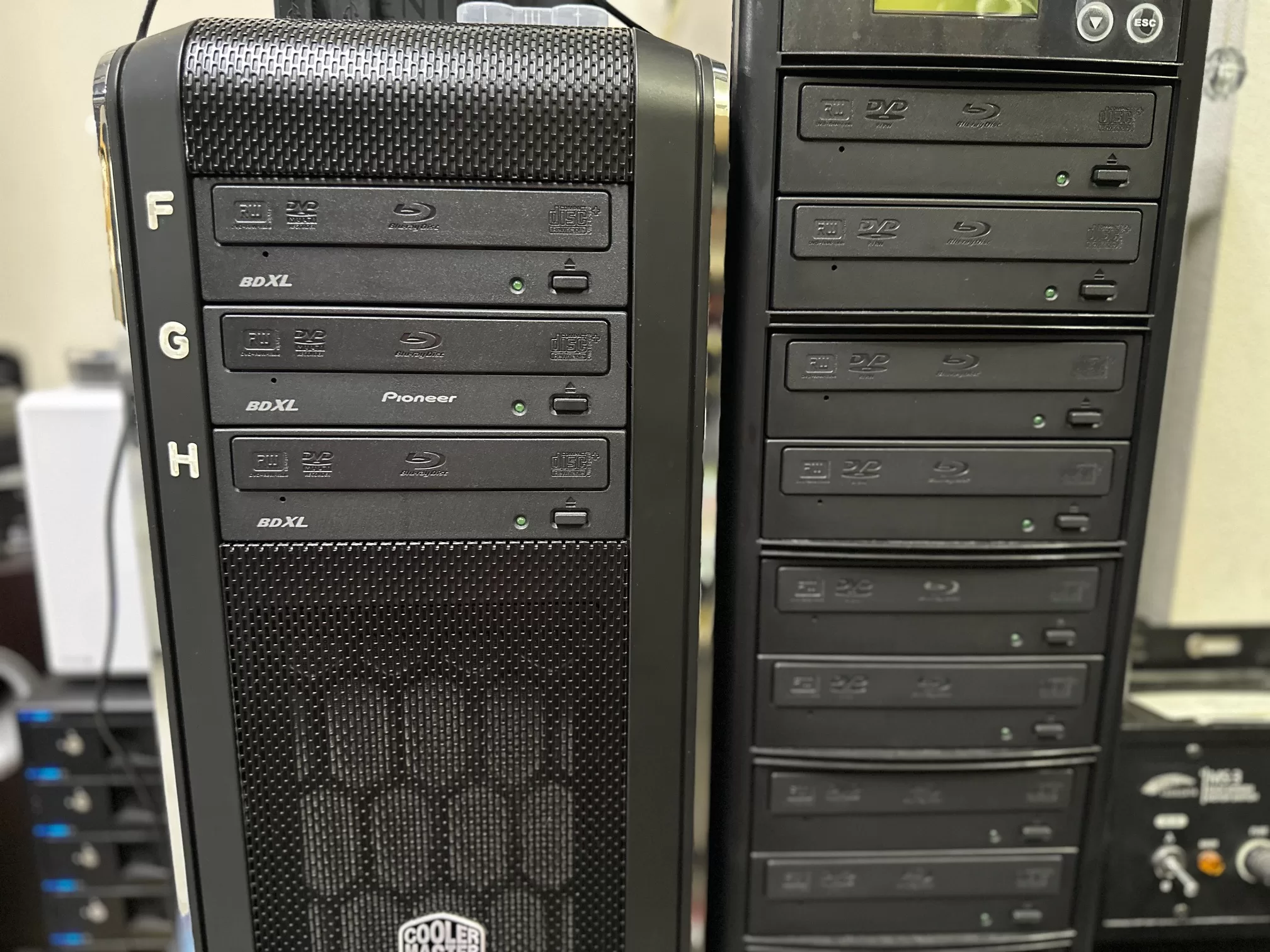 パソコンとデュプリケーター